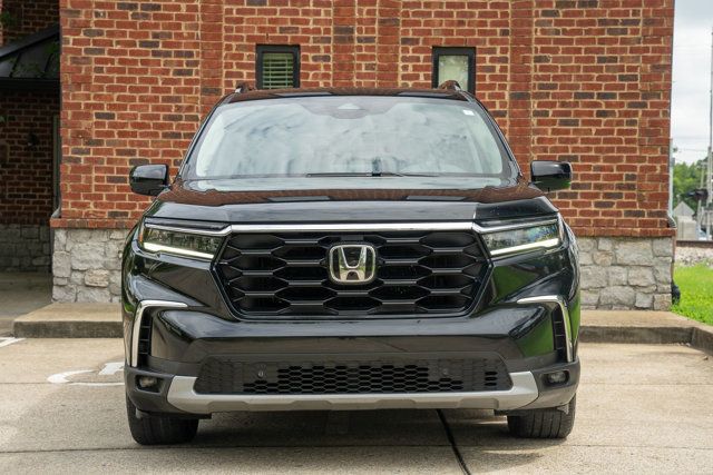 2024 Honda Pilot LocalTrade/Touring/AWD/PanoramicRoof/HeatedLeatherSeats/NAV - 23049097 - 1