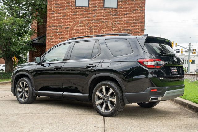 2024 Honda Pilot LocalTrade/Touring/AWD/PanoramicRoof/HeatedLeatherSeats/NAV - 23049097 - 6