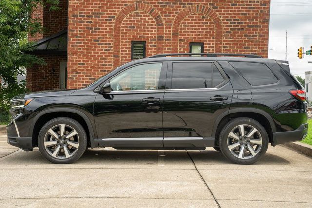 2024 Honda Pilot LocalTrade/Touring/AWD/PanoramicRoof/HeatedLeatherSeats/NAV - 23049097 - 7