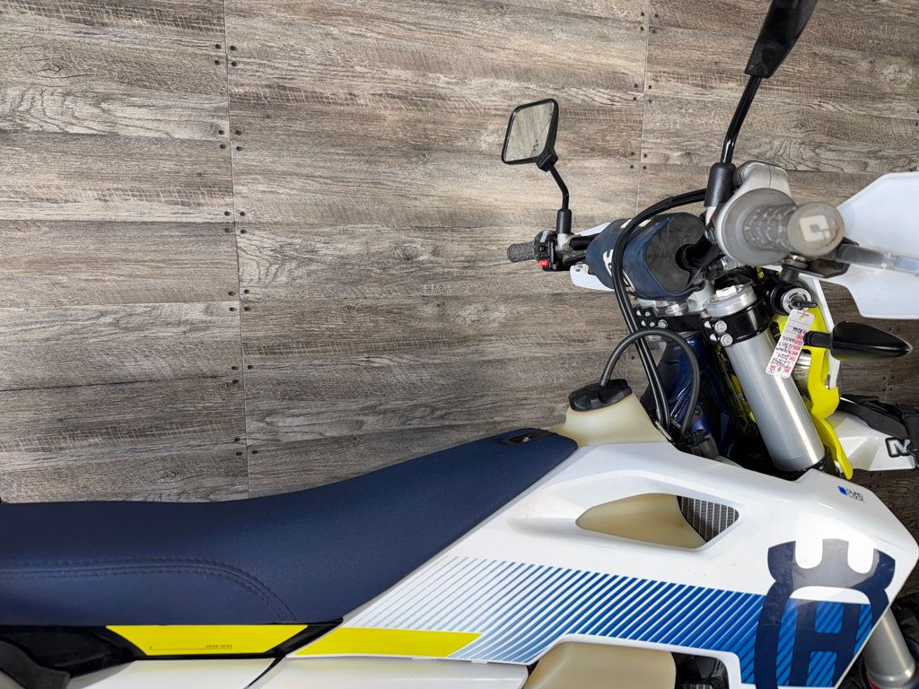 2024 Husqvarna FE 501s One Owner! - 23056776 - 8
