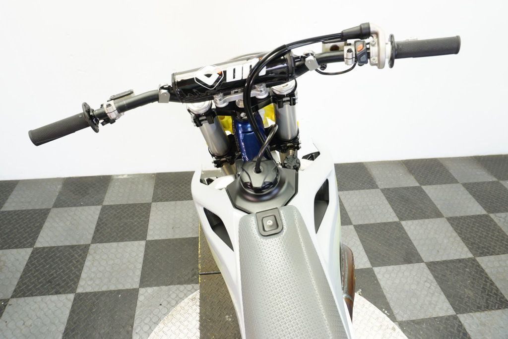 2024 HUSQVARNA TC250 2-STROKE MX BIKE!! - 22513514 - 9