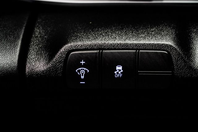 2024 Hyundai Elantra Limited IVT - 22960868 - 29