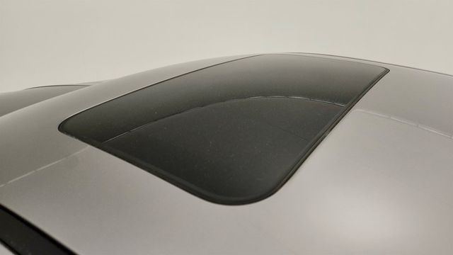 2024 Hyundai Elantra Limited IVT - 22979673 - 9