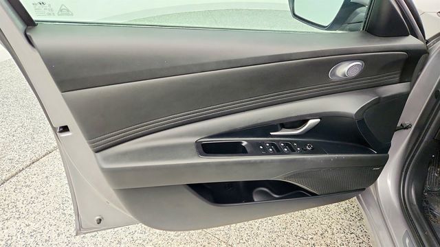 2024 Hyundai Elantra Limited IVT - 22979673 - 10