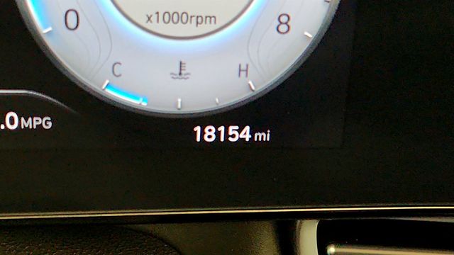 2024 Hyundai Elantra Limited IVT - 22979673 - 15