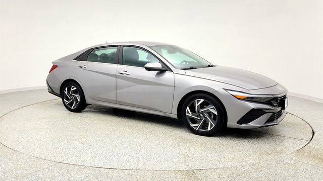 2024 Hyundai Elantra Limited IVT - 22979673 - 2
