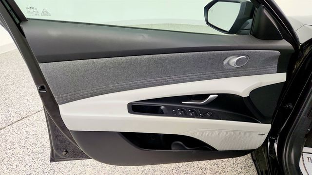 2024 Hyundai Elantra Limited IVT - 23026187 - 10