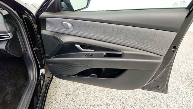 2024 Hyundai Elantra Limited IVT - 23026187 - 26