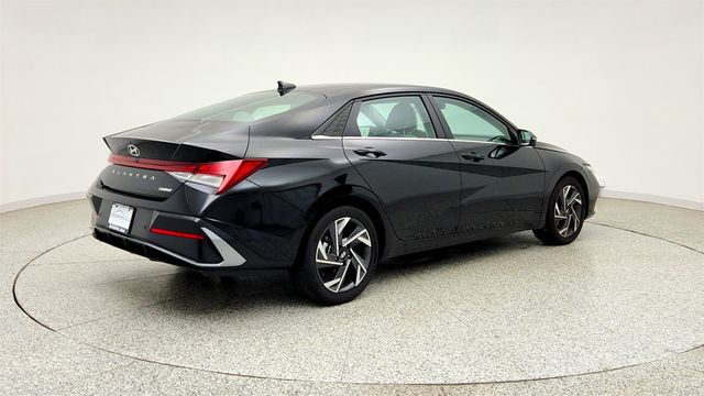 2024 Hyundai Elantra Limited IVT - 23026187 - 4