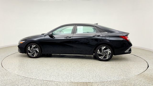 2024 Hyundai Elantra Limited IVT - 23026187 - 7