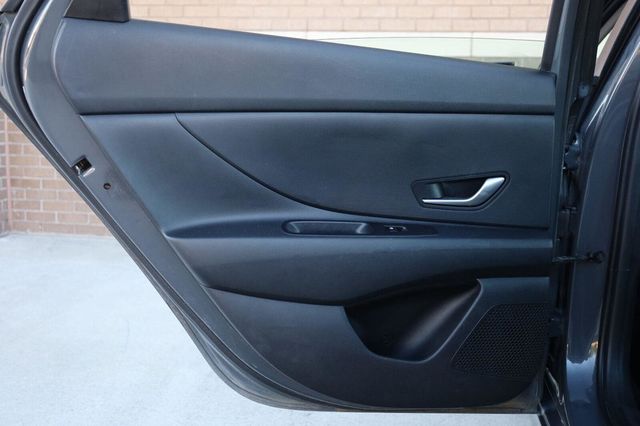 2024 Hyundai Elantra SE - 23093579 - 18
