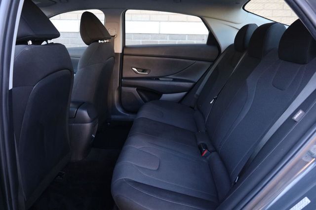 2024 Hyundai Elantra SE - 23093579 - 19