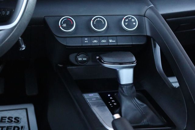 2024 Hyundai Elantra SE - 23093579 - 41