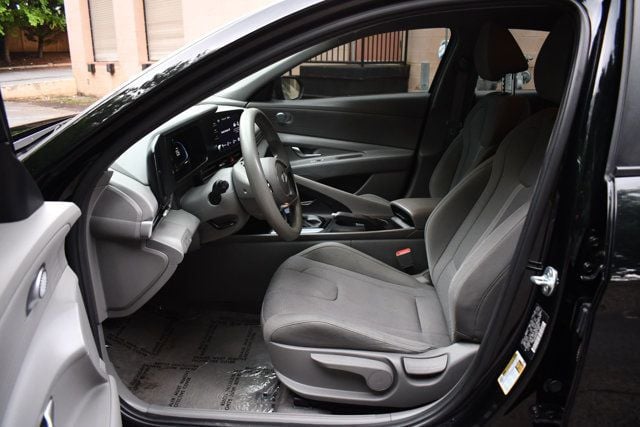 2024 Hyundai Elantra SE IVT - 23043117 - 15