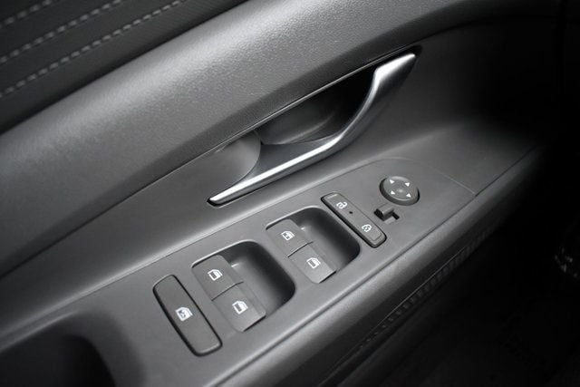 2024 Hyundai Elantra SE IVT - 23043117 - 19
