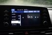 2024 Hyundai Elantra SE IVT - 23043117 - 38