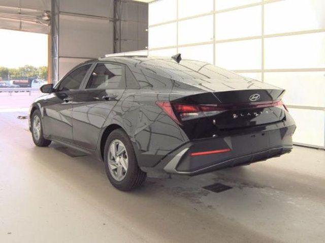 2024 Hyundai Elantra SE IVT - 23043117 - 3