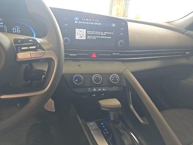 2024 Hyundai Elantra SE IVT - 23043117 - 7
