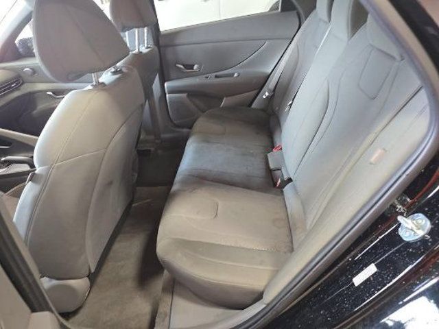 2024 Hyundai Elantra SE IVT - 23043117 - 8