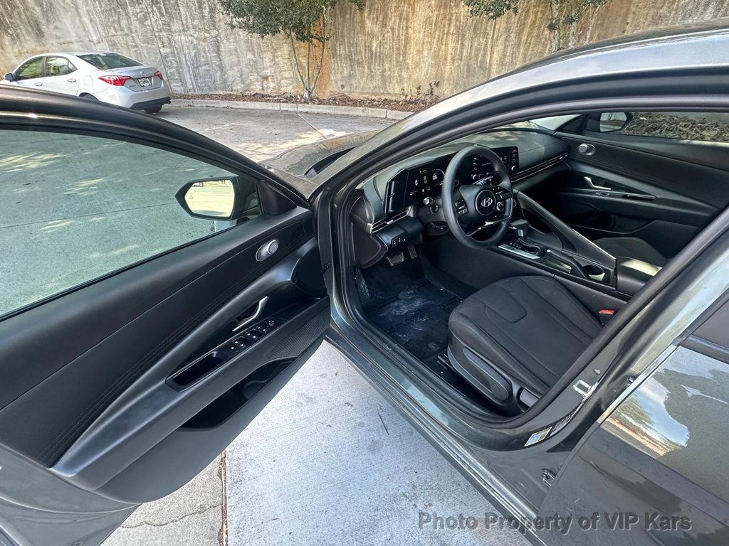 2024 Hyundai Elantra SE IVT - 22936563 - 9