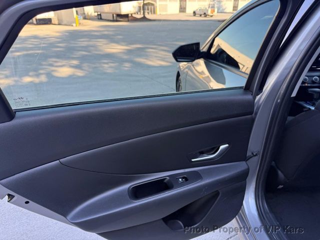 2024 Hyundai Elantra SE IVT - 23035606 - 12