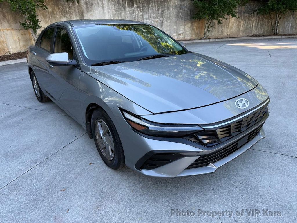 2024 Hyundai Elantra SE IVT - 23035606 - 2