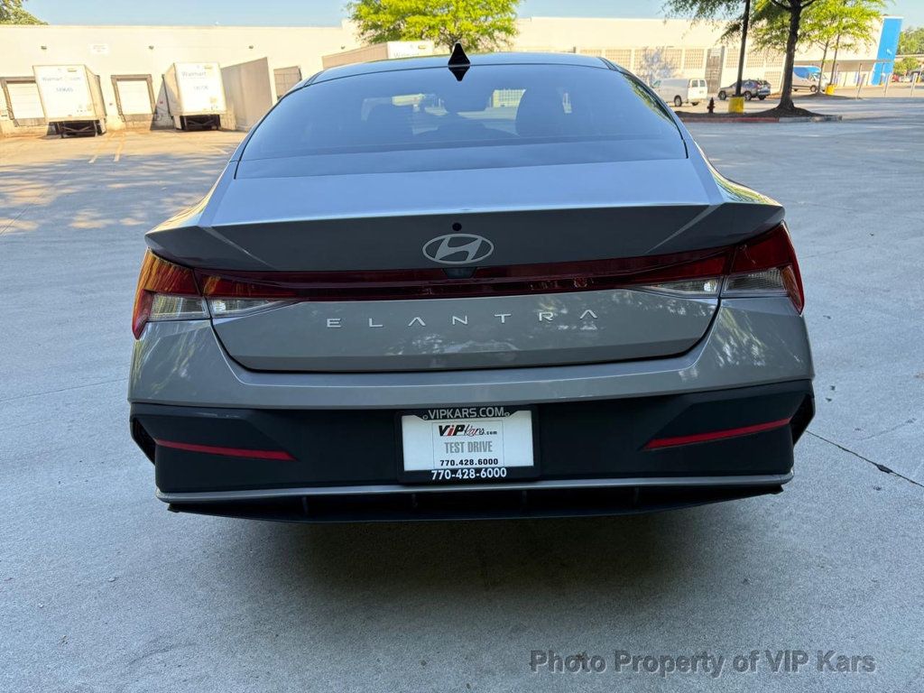 2024 Hyundai Elantra SE IVT - 23035606 - 5