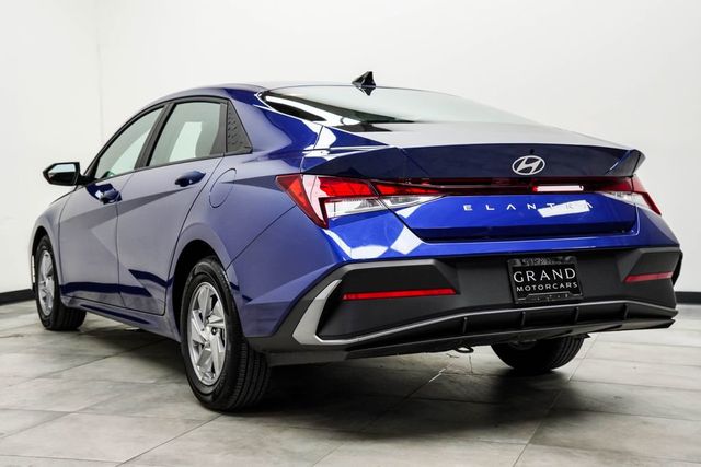 2024 Hyundai Elantra SE IVT - 23012756 - 11