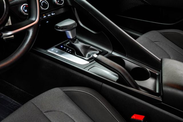 2024 Hyundai Elantra SE IVT - 23012756 - 17