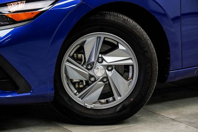 2024 Hyundai Elantra SE IVT - 23012756 - 2