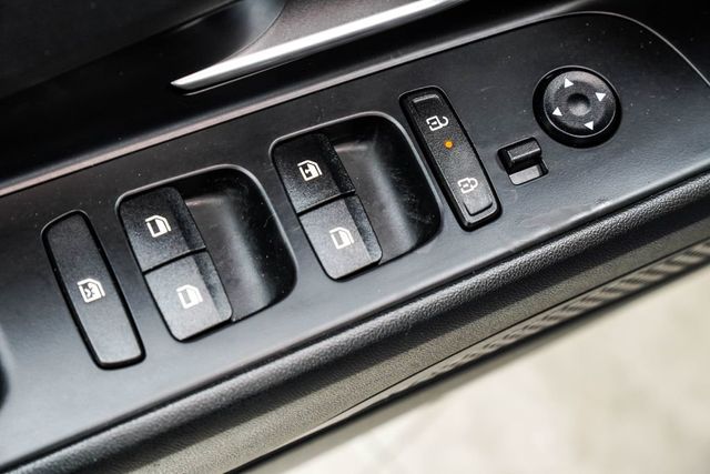 2024 Hyundai Elantra SE IVT - 23012756 - 38