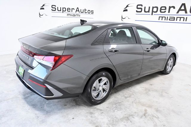 2024 Hyundai Elantra SE IVT - 22740593 - 3