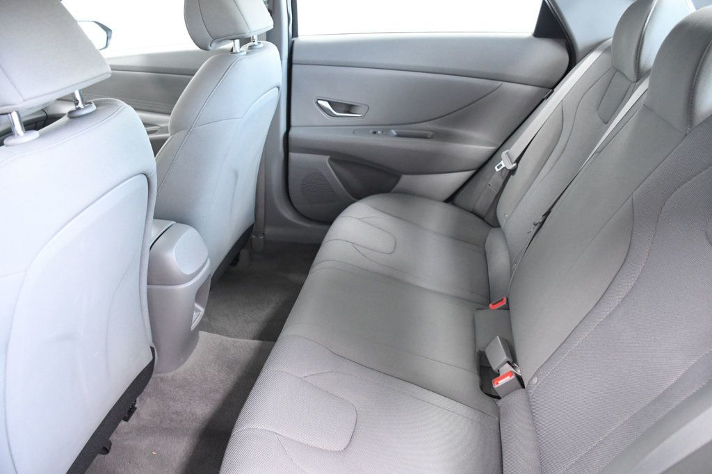 2024 Hyundai Elantra SE IVT - 22827675 - 9