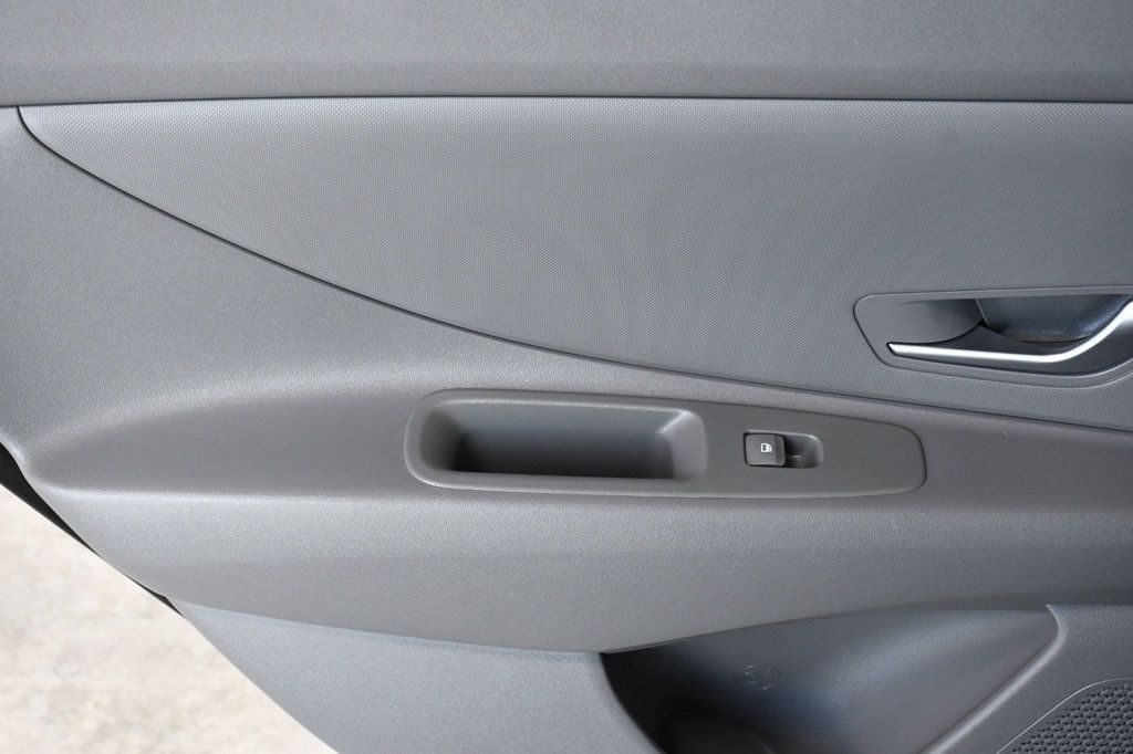 2024 Hyundai Elantra SE IVT - 22827675 - 10