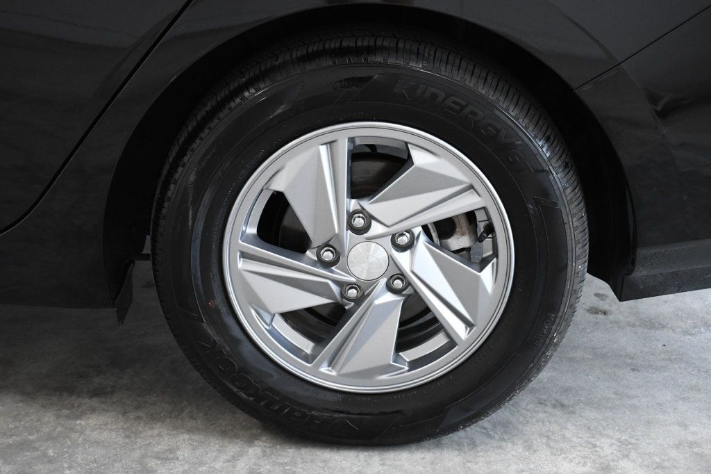 2024 Hyundai Elantra SE IVT - 22827675 - 11