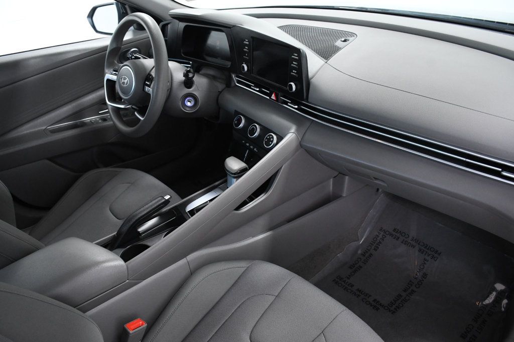 2024 Hyundai Elantra SE IVT - 22827675 - 16