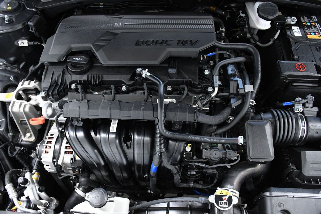 2024 Hyundai Elantra SE IVT - 22827675 - 18