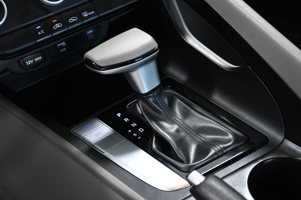 2024 Hyundai Elantra SE IVT - 22827675 - 24