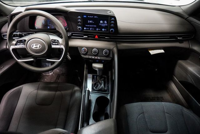2024 Hyundai Elantra SE IVT - 23071923 - 10