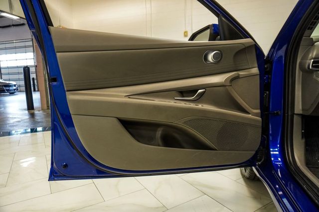 2024 Hyundai Elantra SE IVT - 23071923 - 17
