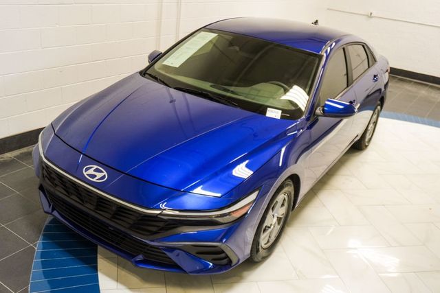 2024 Hyundai Elantra SE IVT - 23071923 - 38