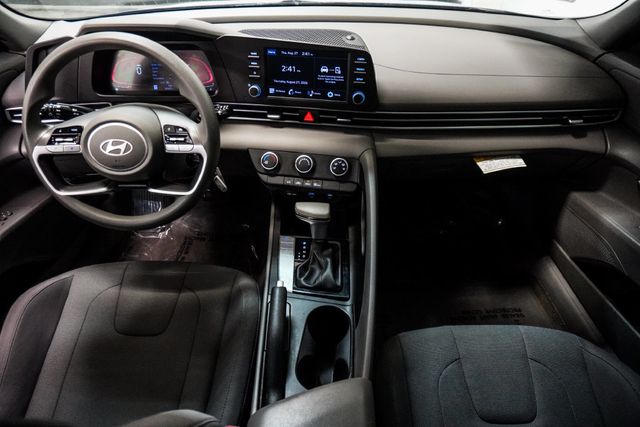 2024 Hyundai Elantra SE IVT - 23098218 - 10