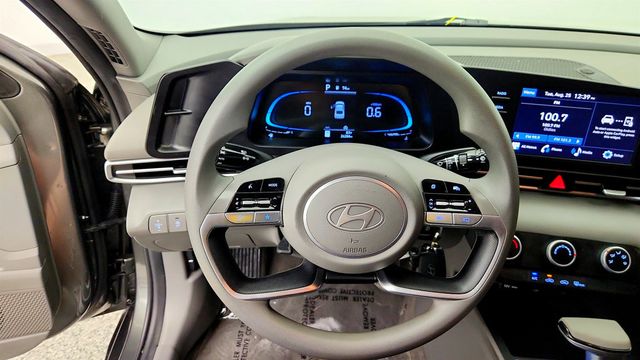 2024 Hyundai Elantra SE IVT - 23071571 - 11