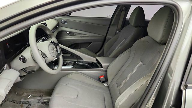 2024 Hyundai Elantra SE IVT - 23071571 - 17
