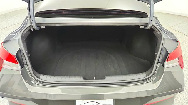 2024 Hyundai Elantra SE IVT - 23071571 - 19