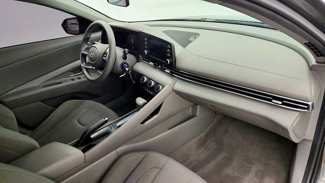 2024 Hyundai Elantra SE IVT - 23071571 - 22