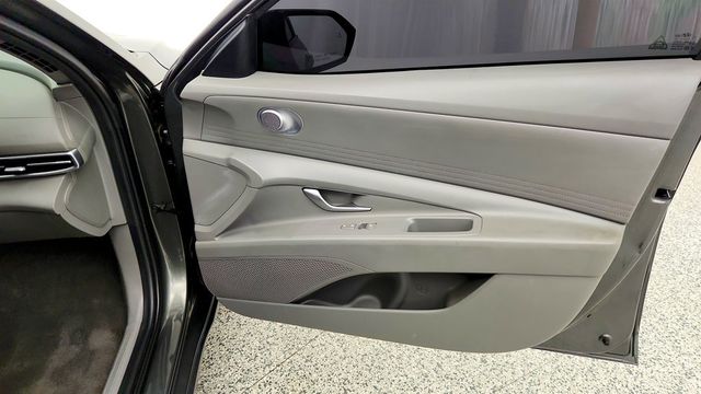 2024 Hyundai Elantra SE IVT - 23071571 - 23