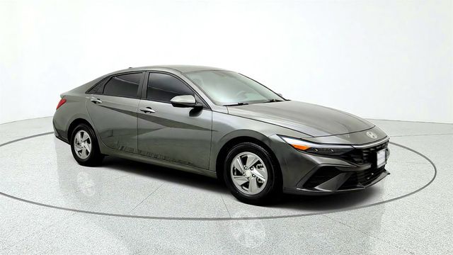 2024 Hyundai Elantra SE IVT - 23071571 - 2