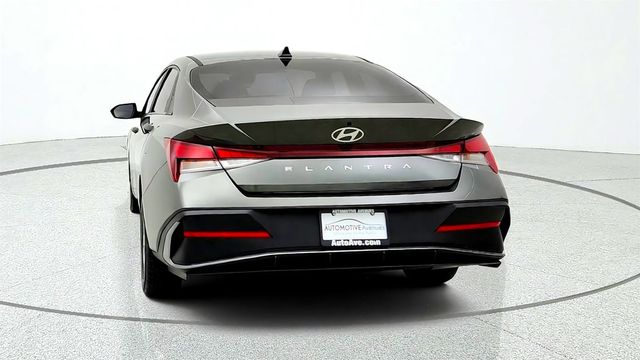 2024 Hyundai Elantra SE IVT - 23071571 - 5
