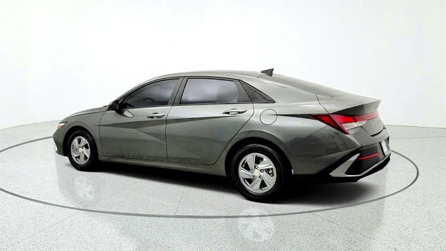 2024 Hyundai Elantra SE IVT - 23071571 - 6
